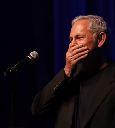 Victor Garber  Photo