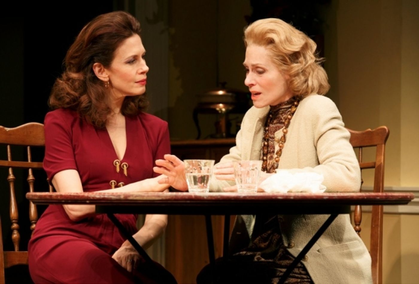 Photo Flash: First Look at Jessica Hecht, Judith Light, Jeremy Shamos and More in THE ASSEMBLED PARTIES  Image