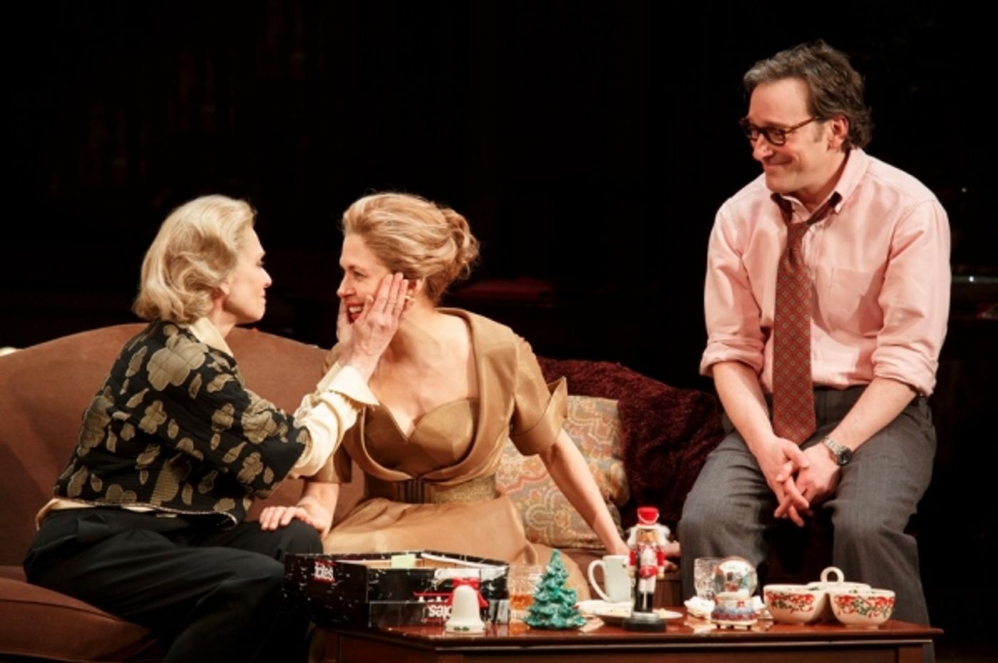 Photo Flash: First Look at Jessica Hecht, Judith Light, Jeremy Shamos and More in THE ASSEMBLED PARTIES  Image