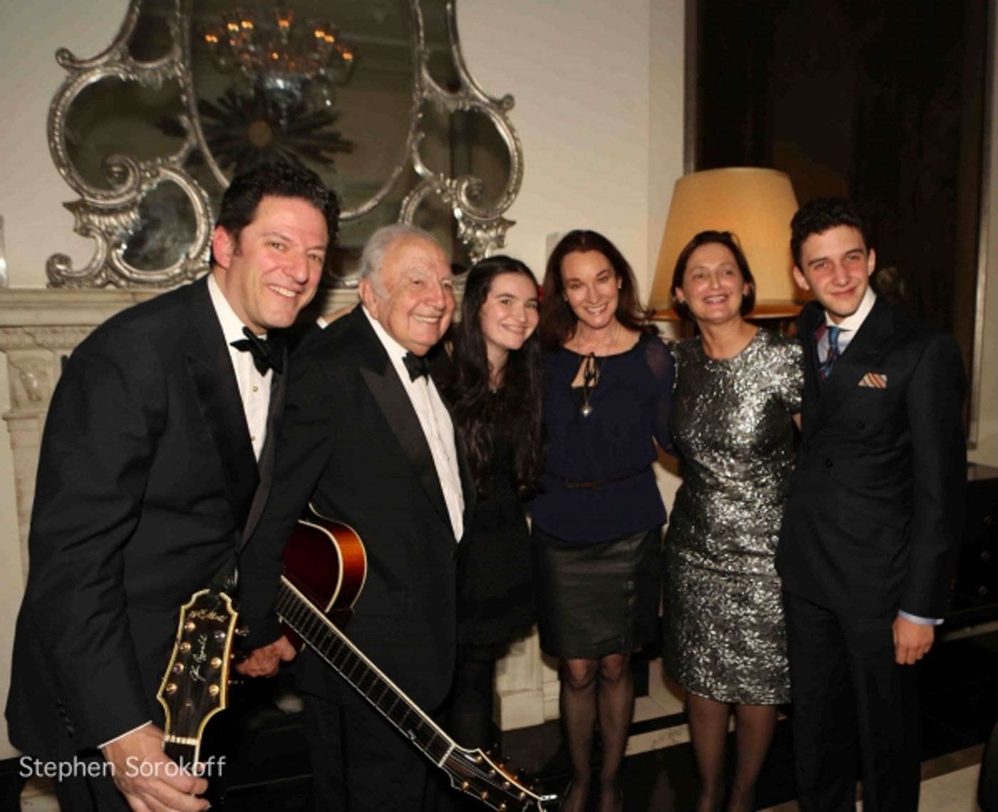 Photo Coverage: John Pizzarelli Quartet Plays Cafe Carlyle! Photo Coverage: John Pizzarelli Quartet Plays Cafe Carlyle! Image