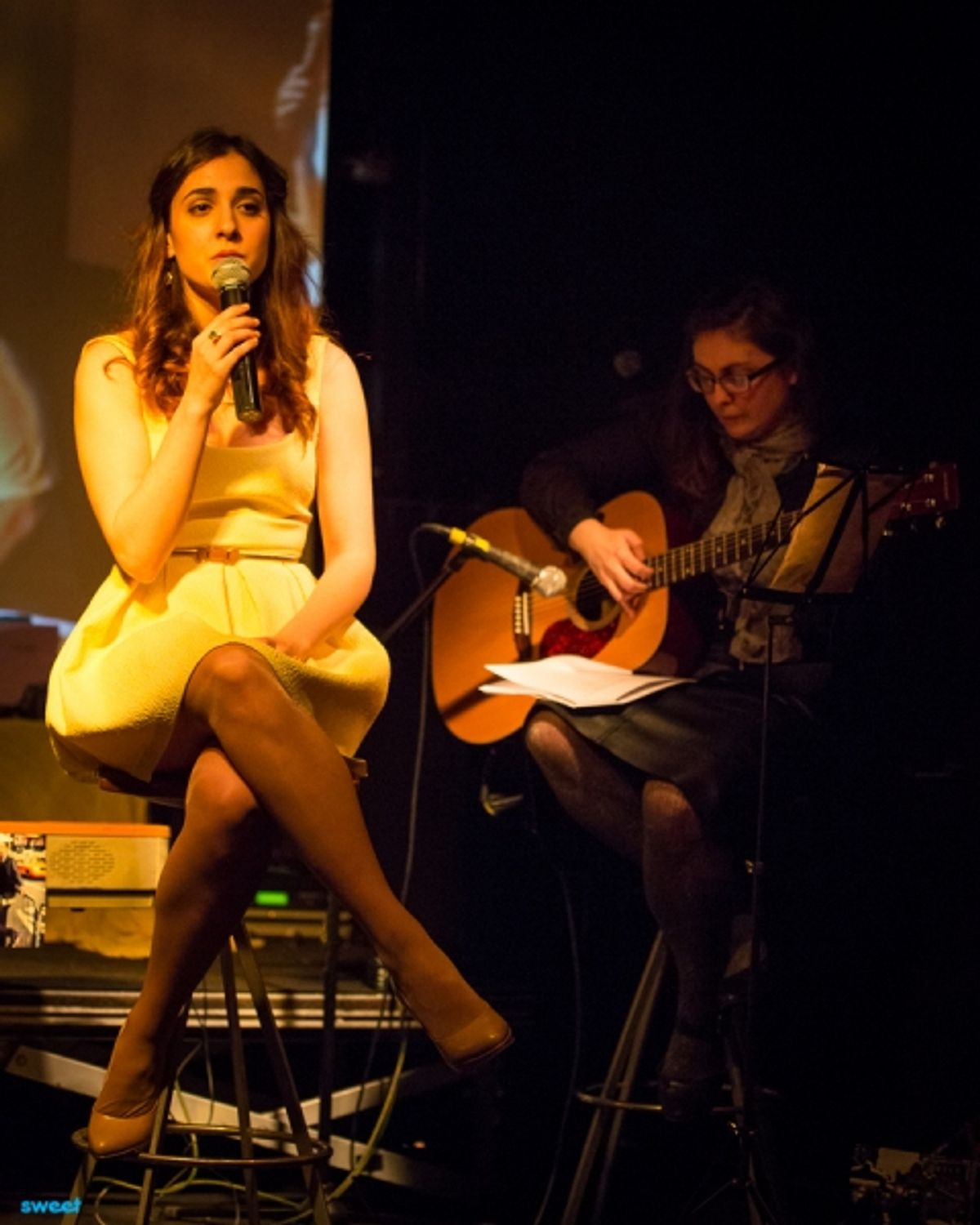 Otra amiga acompa&ntilde;&oacute; a Laura sobre el escenario, Julia Moller at 'SING HAPPY', Laura Enrech en concierto