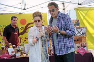 Elizabeth Perkins, Brad Garrett @ BroadwayWorld Elizabeth Perkins, Brad Garrett Photo