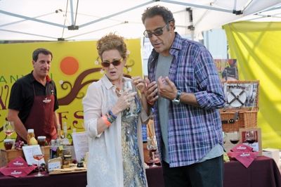 Elizabeth Perkins, Brad Garrett Photo