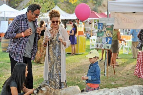 Brad Garrett, Elizabeth Perkins, RACHEL EGGLESTON Photo