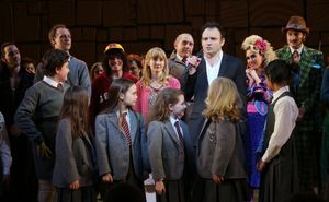 Matthew Warchus & the Cast  Photo
