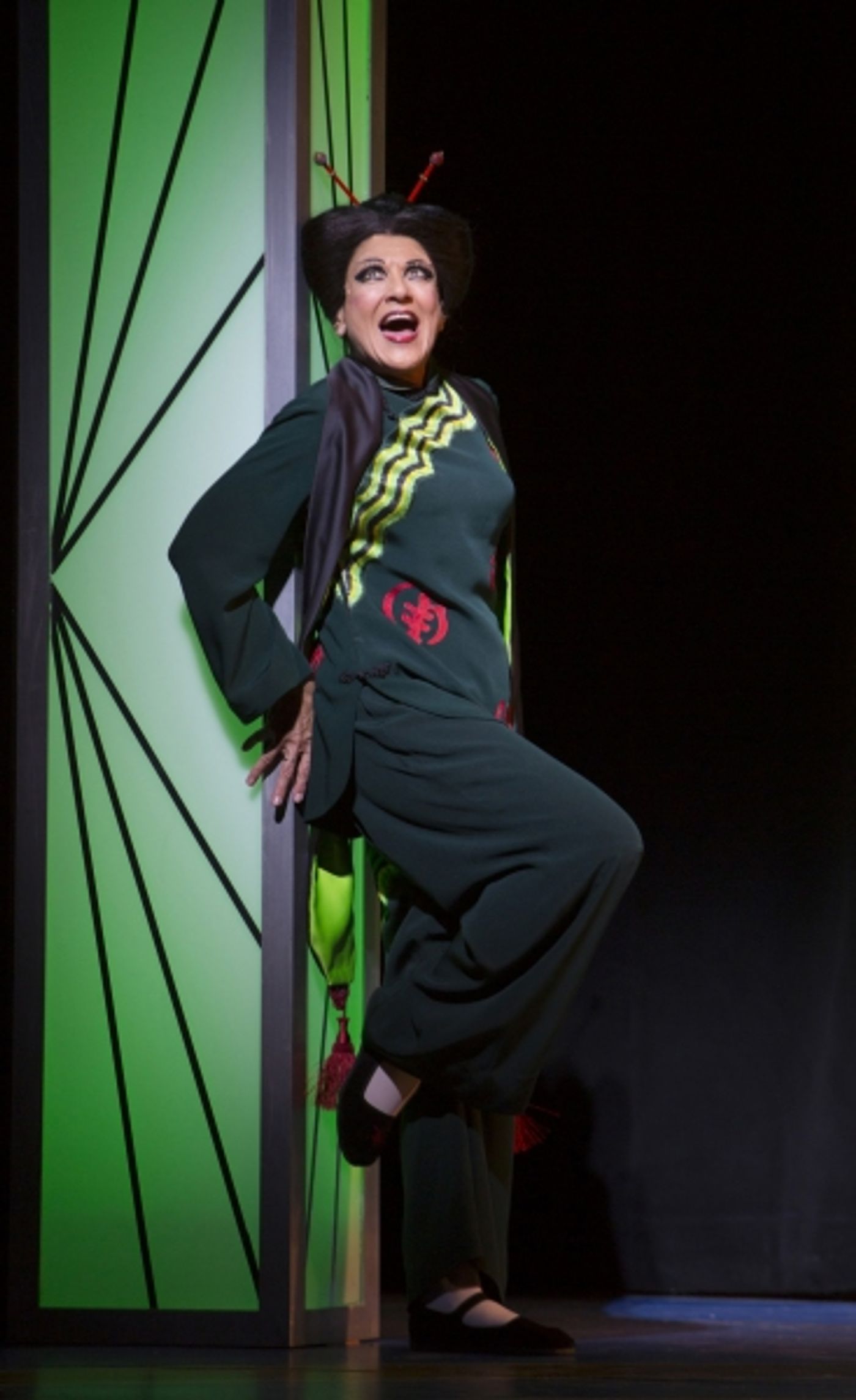 Photo Flash: Laurie Veldheer, Brenda Braxton and More in Paper Mill's THOROUGHLY MODERN MILLIE!  Image