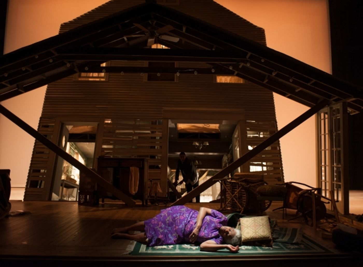 Photo Flash: First Look at Steppenwolf Theatre's HEAD PASSES Photo Flash: First Look at Steppenwolf Theatre's HEAD PASSES Image