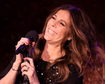Rita Wilson  Photo