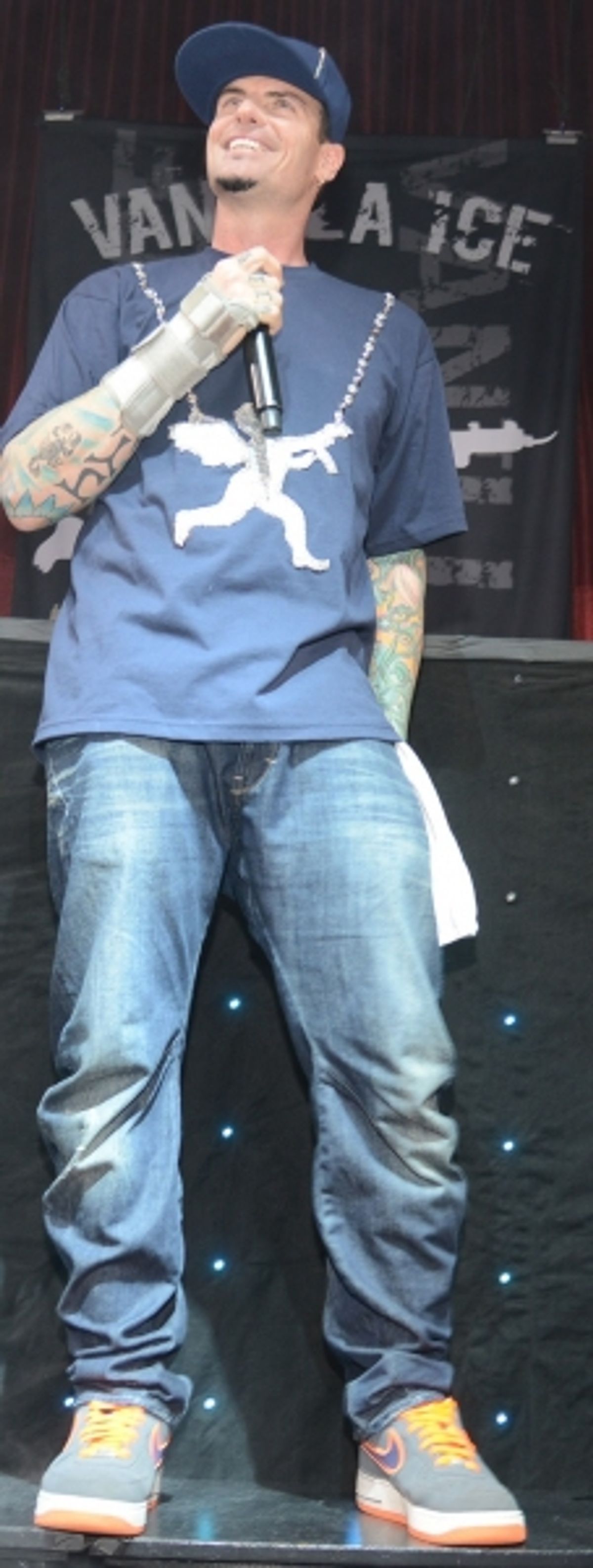 Rob Van Winkle aka Vanilla Ice at Rapper Vanilla Ice Appears at Las Vegas' LAX Nightclub
