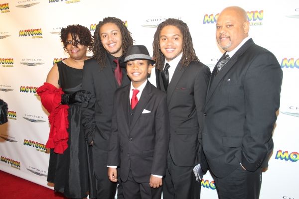 Denisse Harris, Kyle Harris, Darius Kallee, Ryan Harris and Bob Harris Photo