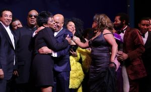Smokey Robinson, Gladys Knight, Stevie Wonder, Berry Gordy, Diana Ross, Mary Wilson, Valisia LeKae, Brandon Victor Dixon, & Company @ BroadwayWorld Smokey Robinson, Gladys Knight, Stevie Wonder, Berry Gordy, Diana Ross, Mary Wilson, Photo