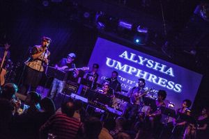 Alysha Umphress Photo