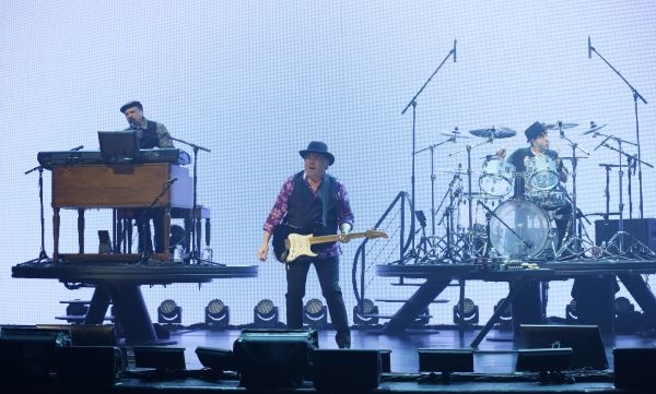 Felix Cavalierei,Gene Cornish, Dino Danelli Photo