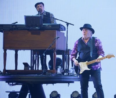 Felix Cavalierei, Gene Cornish Photo