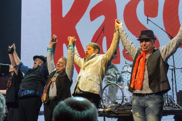 Photo Coverage: THE RASCALS Take First Official Broadway Bow! — photo 1 of 10