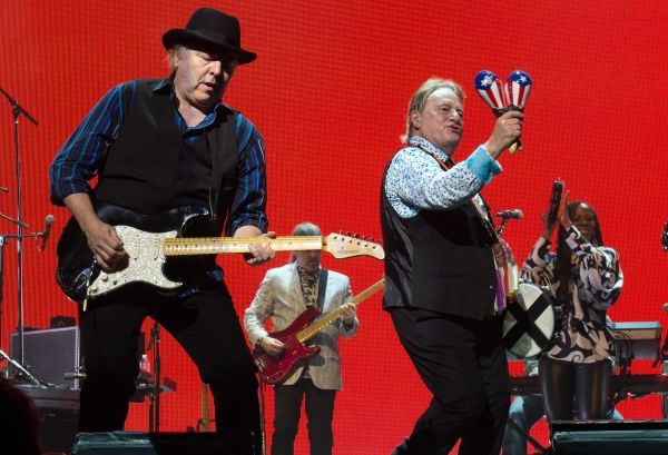 Photo Coverage: THE RASCALS Take First Official Broadway Bow! — photo 7 of 10