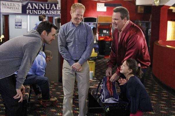 LARRY SULLIVAN, Jesse Tyler Ferguson, Eric Stonestreet, Aubrey Anderson-Emmons Photo