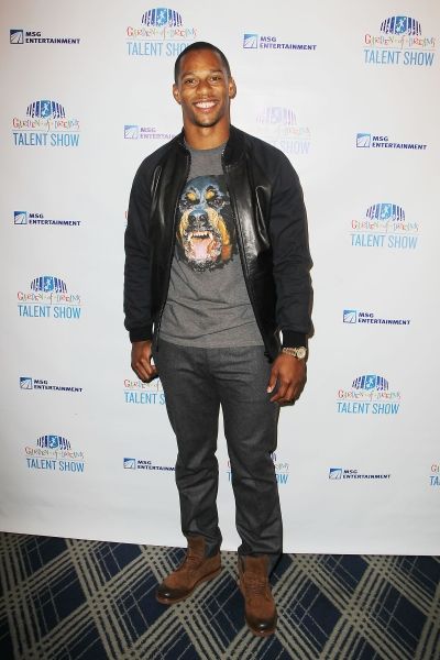 NY Giants all-pro wide receiver and Superbowl Champion, Victor Cruz Photo