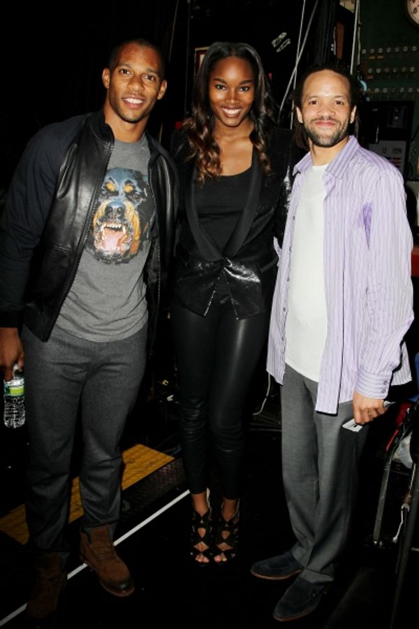 NY Giants wide receiver Victor Cruz with Sports Illustrated swimsuit model Damaris Le Photo