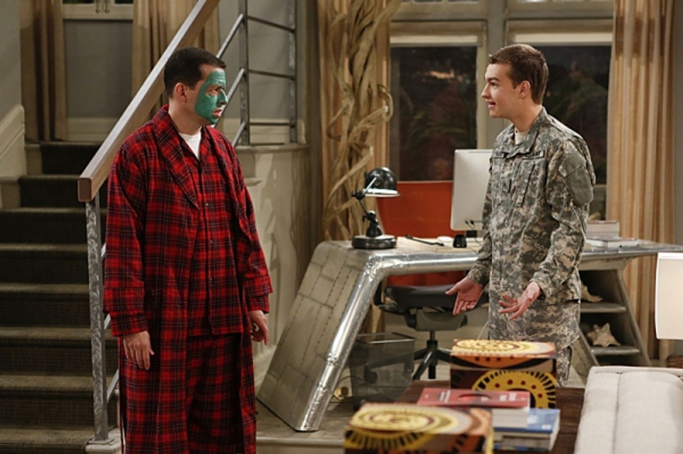 Photo Flash: TWO AND A HALF MEN's Season 10 Finale, Airing 5/9  Image
