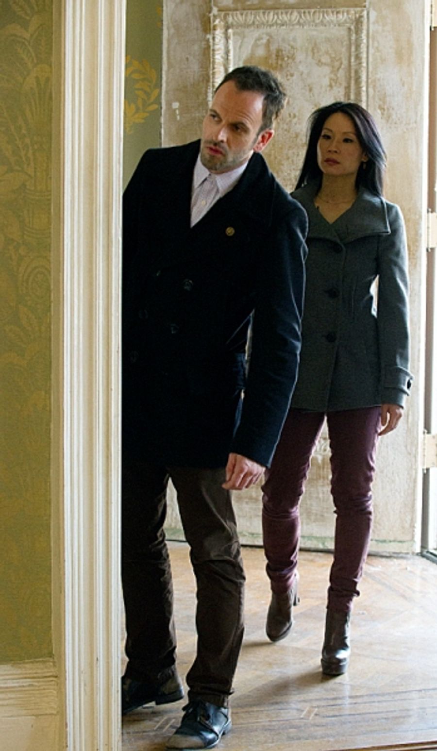 Photo Flash: ELEMENTARY's 'Risk Management,' Airing 5/9 Image