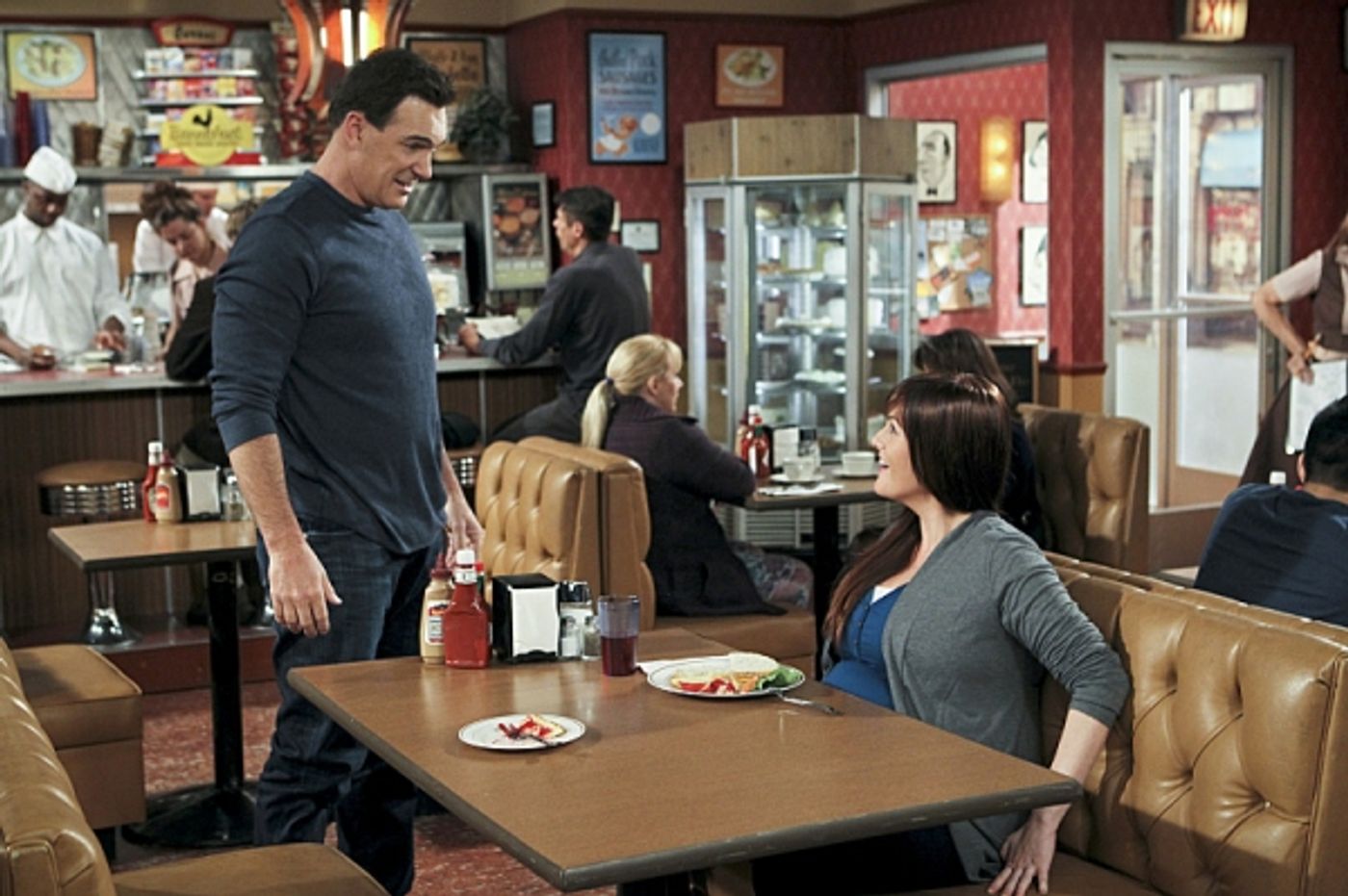Photo Flash: RULES OF ENGAGEMENT's 'A Wee Problem,' Airing 5/6  Image