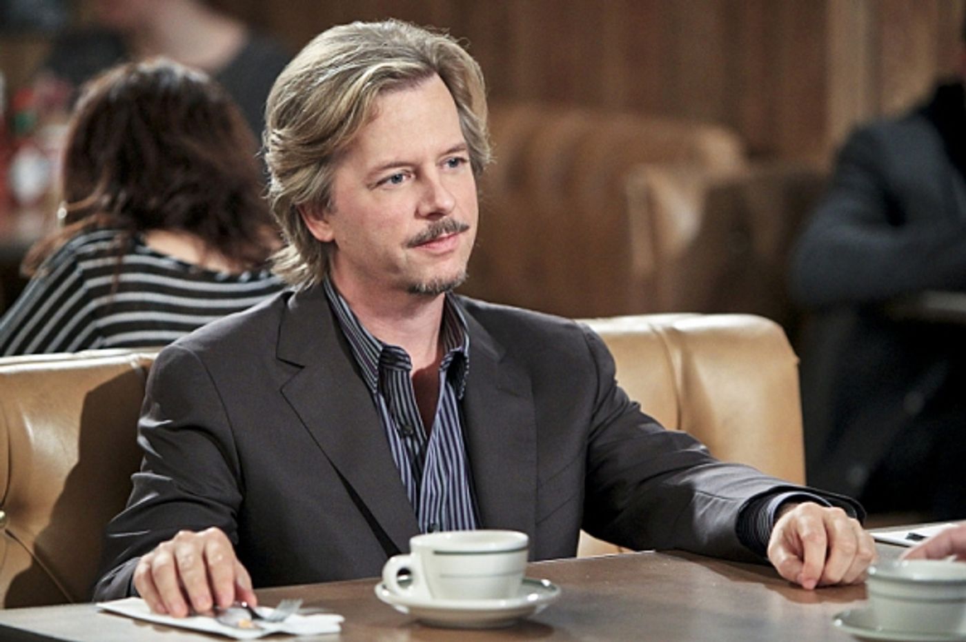 Photo Flash: RULES OF ENGAGEMENT's 'A Wee Problem,' Airing 5/6  Image