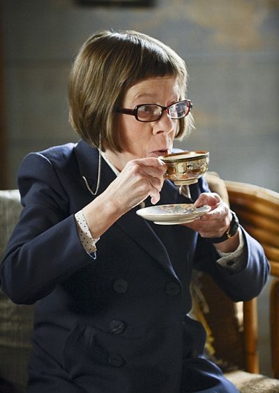 Linda Hunt Photo