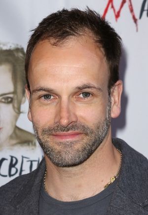 Jonny Lee Miller Photo