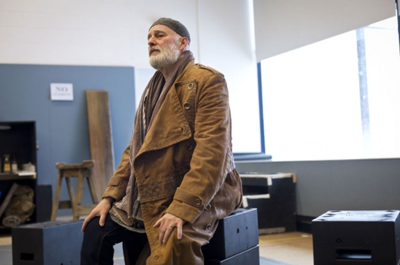 Photo Flash: Sneak Peek at Stephen Yoakam in Rehearsals for Guthrie's AN ILIAD  Image