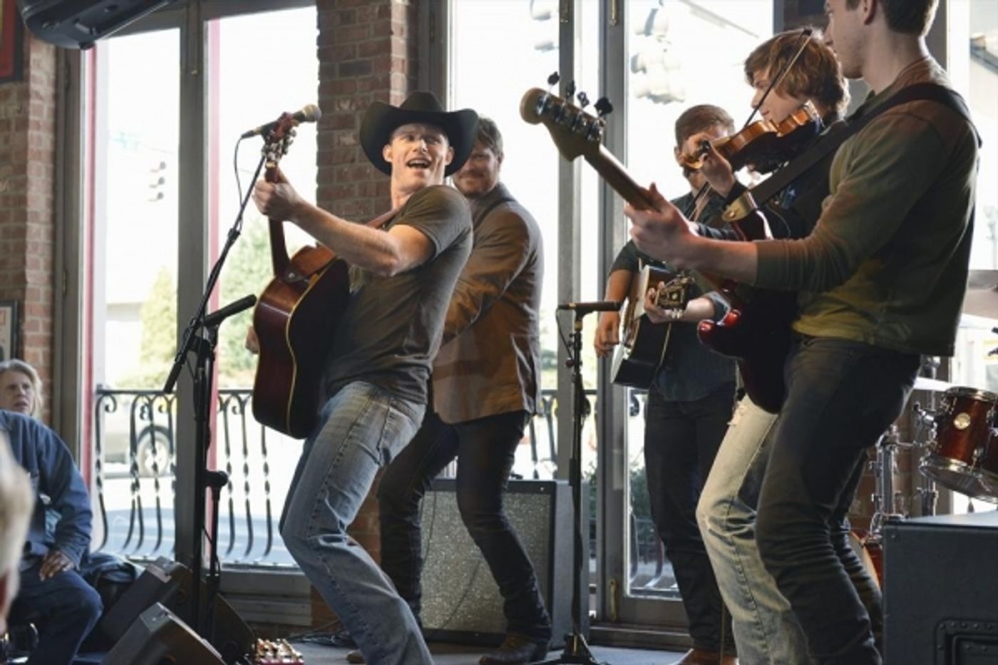 Photo Flash: NASHVILLE's 'Take These Chains from My Heart,' Airing 5/1  Image