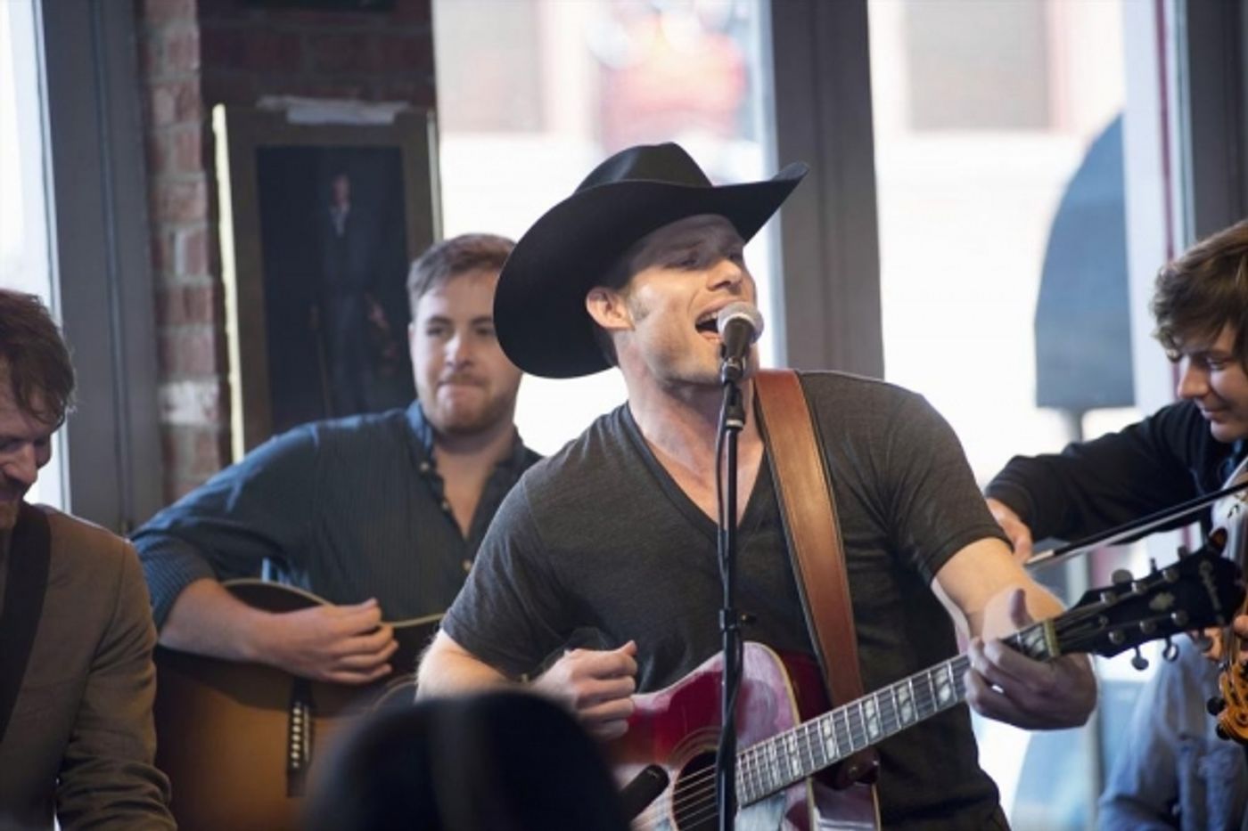 Photo Flash: NASHVILLE's 'Take These Chains from My Heart,' Airing 5/1  Image