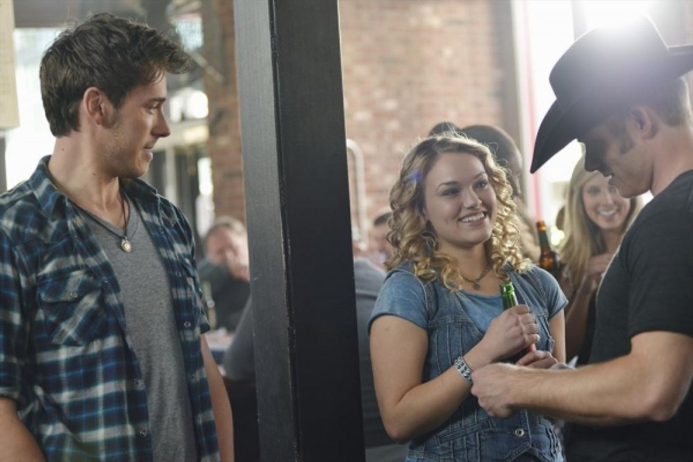 Photo Flash: NASHVILLE's 'Take These Chains from My Heart,' Airing 5/1  Image