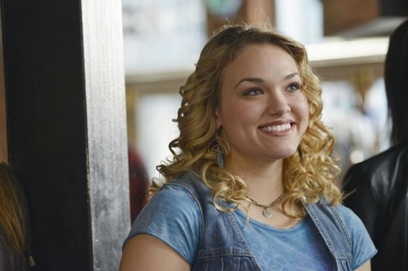 Photo Flash: NASHVILLE's 'Take These Chains from My Heart,' Airing 5/1  Image