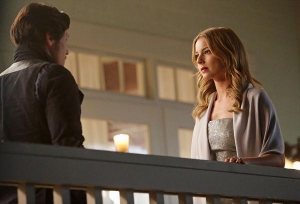Nick Wechsler, Emily Vancamp Photo