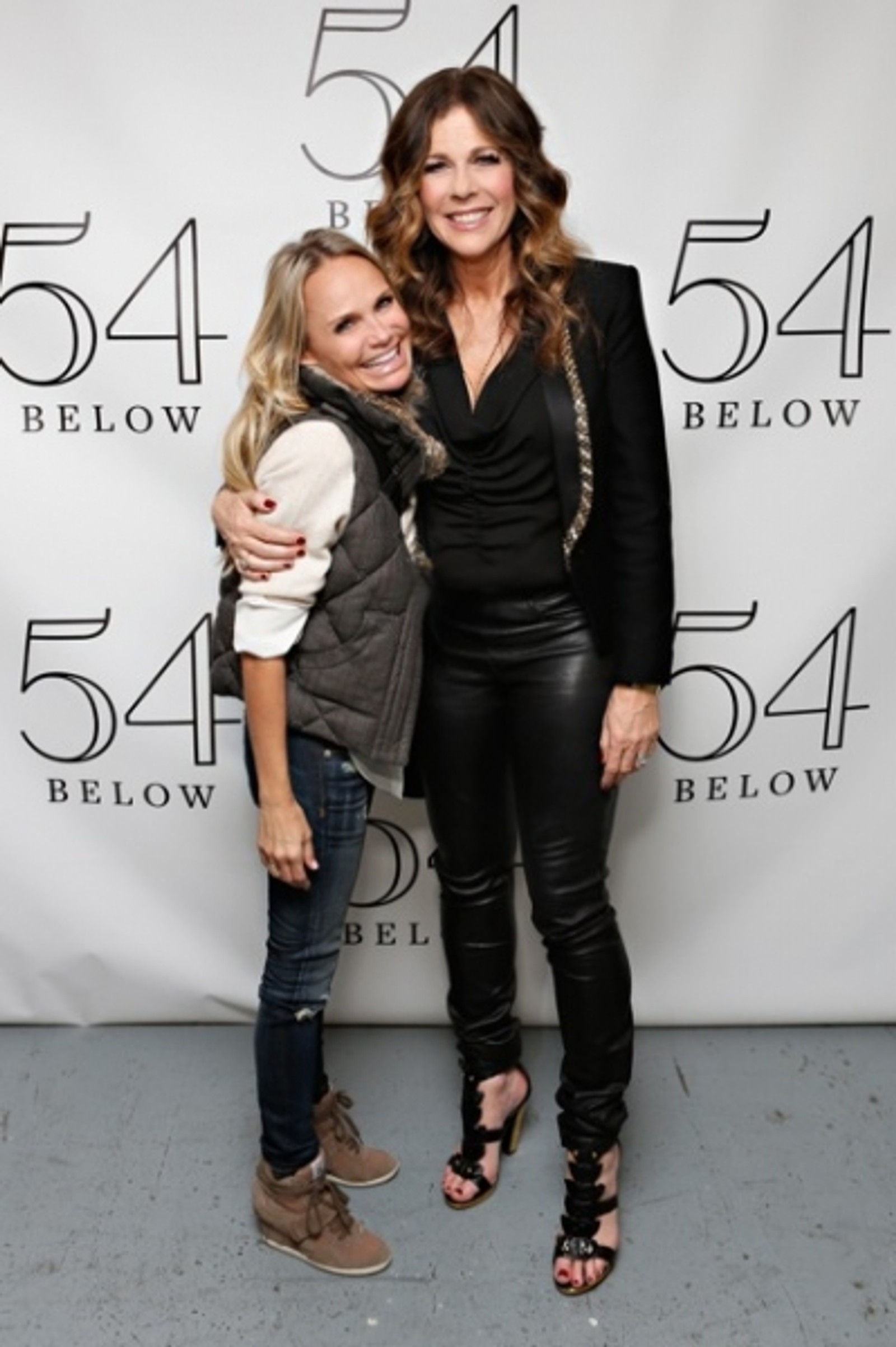 Photo Flash: Kristin Chenoweth, Robert De Niro, Tom Hanks and More Visit Rita Wilson at 54 Below — photo 10 of 25