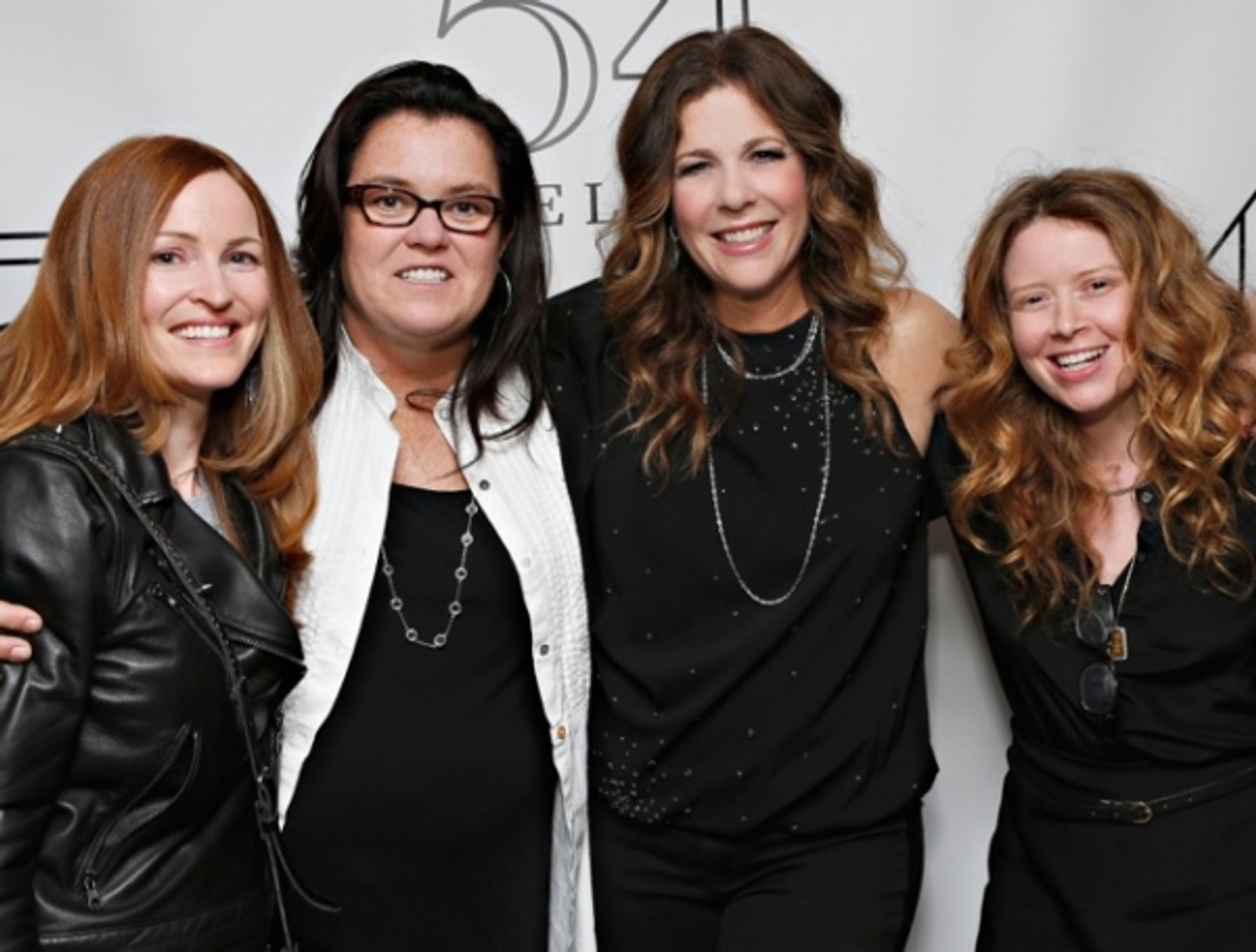 Photo Flash: Kristin Chenoweth, Robert De Niro, Tom Hanks and More Visit Rita Wilson at 54 Below — photo 2 of 25