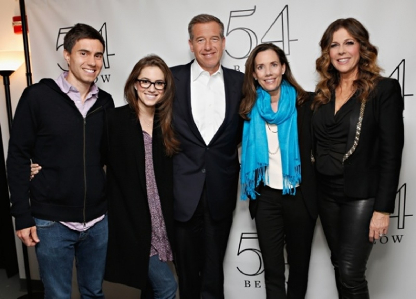 Photo Flash: Kristin Chenoweth, Robert De Niro, Tom Hanks and More Visit Rita Wilson at 54 Below — photo 6 of 25