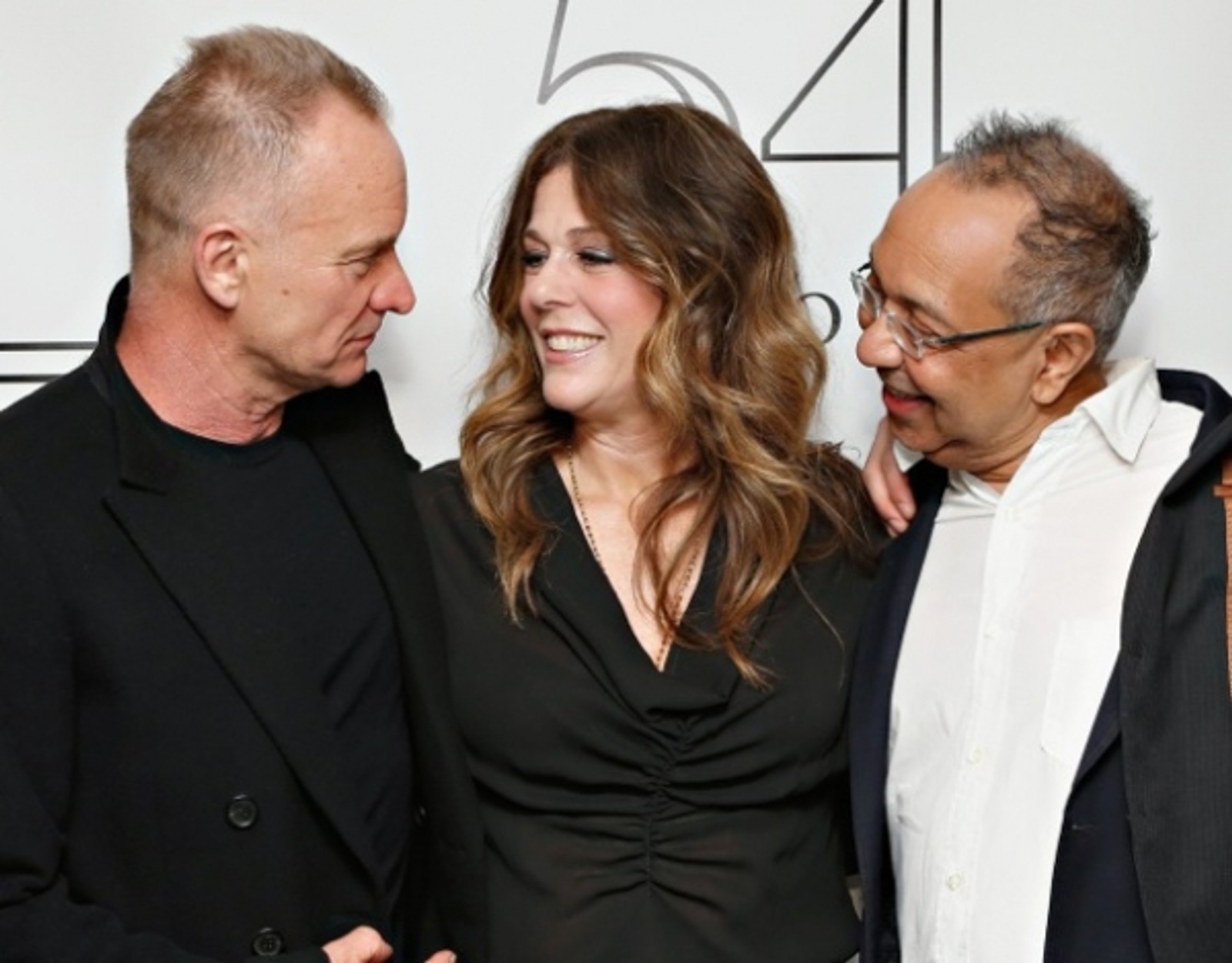 Photo Flash: Kristin Chenoweth, Robert De Niro, Tom Hanks and More Visit Rita Wilson at 54 Below — photo 18 of 25