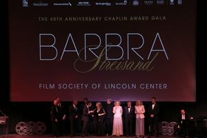 Alan Bergman, Bill Clinton,  George Segal, Michael Douglas, Ben Stiller, Barbra Strei Photo