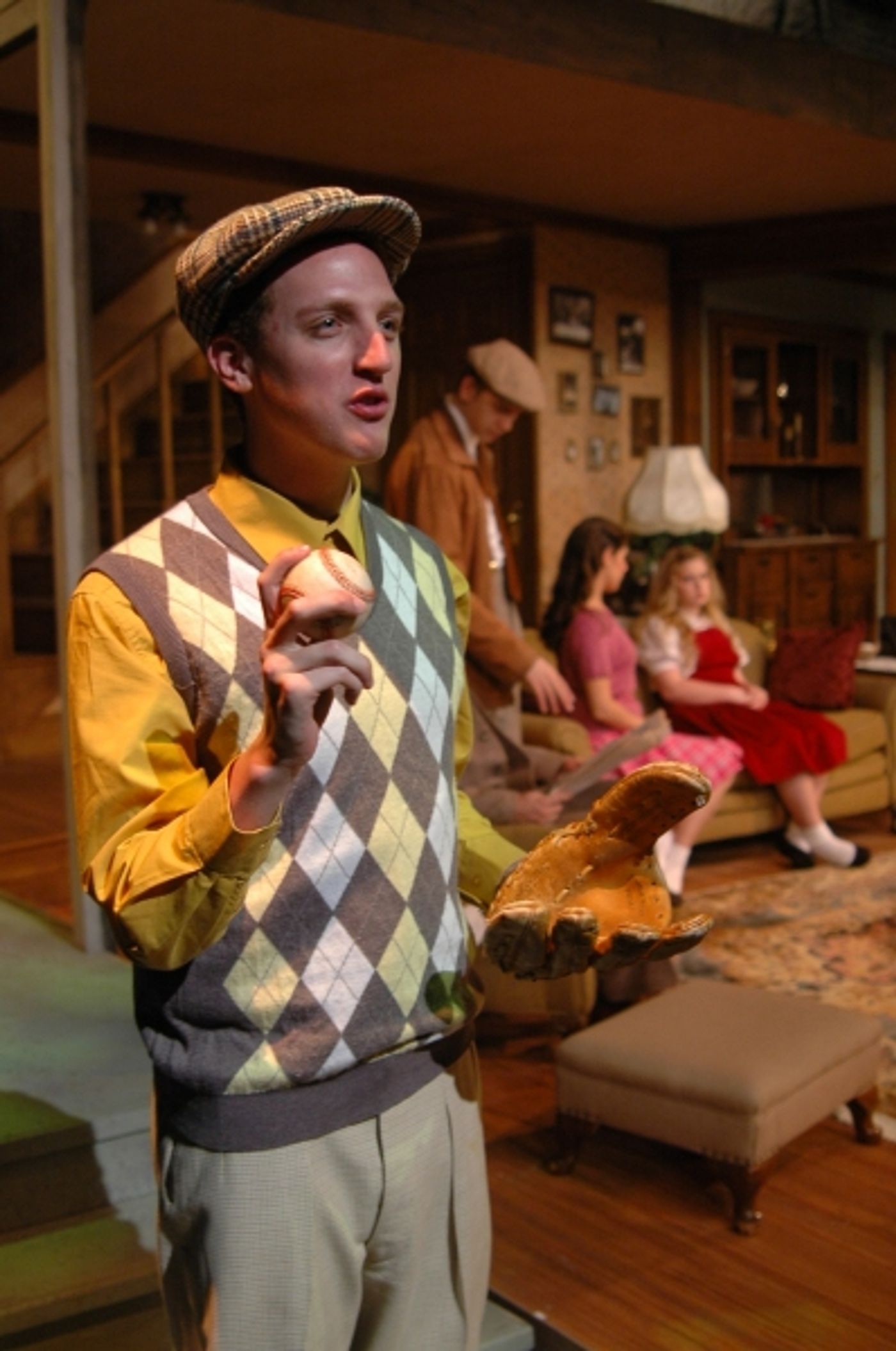 Photo Flash: First Look at Eugene Morris Jerome and More in BRIGHTON BEACH MEMOIRS at Theatre Memphis Photo Flash: First Look at Eugene Morris Jerome and More in BRIGHTON BEACH MEMOIRS at Theatre Memphis Image
