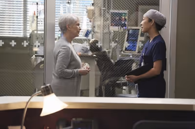 Jennifer Bassey, Sandra Oh Photo