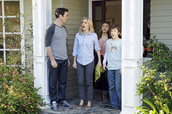 Ty Burrell, Julie Bowen, SARAH HYLANd, Nolan GouldTy Burrell, Julie Bowen Photo