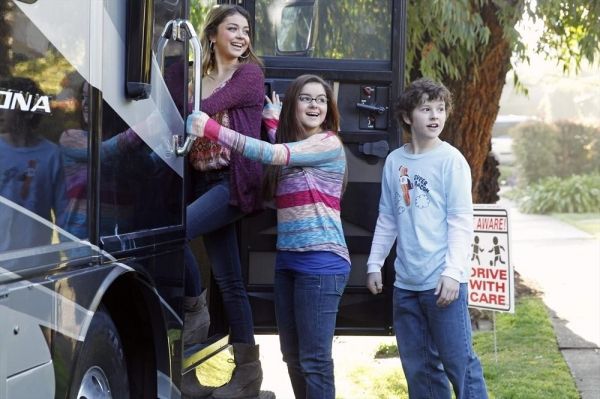 SARAH HYLANd, Ariel Winter, Nolan Gould Photo