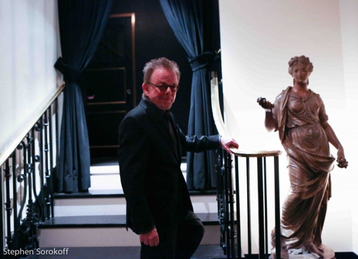 Photo Coverage: Paul Williams Opens at Cafe Carlyle  Image