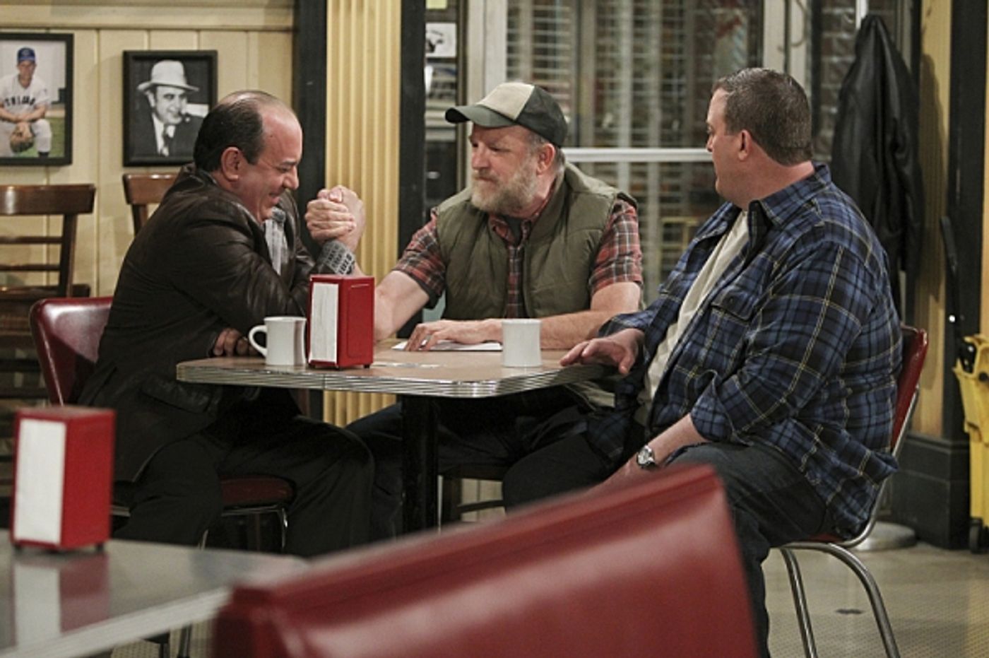 Photo Flash: MIKE & MOLLY's 'School Recital,' Airing 5/13 Photo Flash: MIKE & MOLLY's 'School Recital,' Airing 5/13 Image