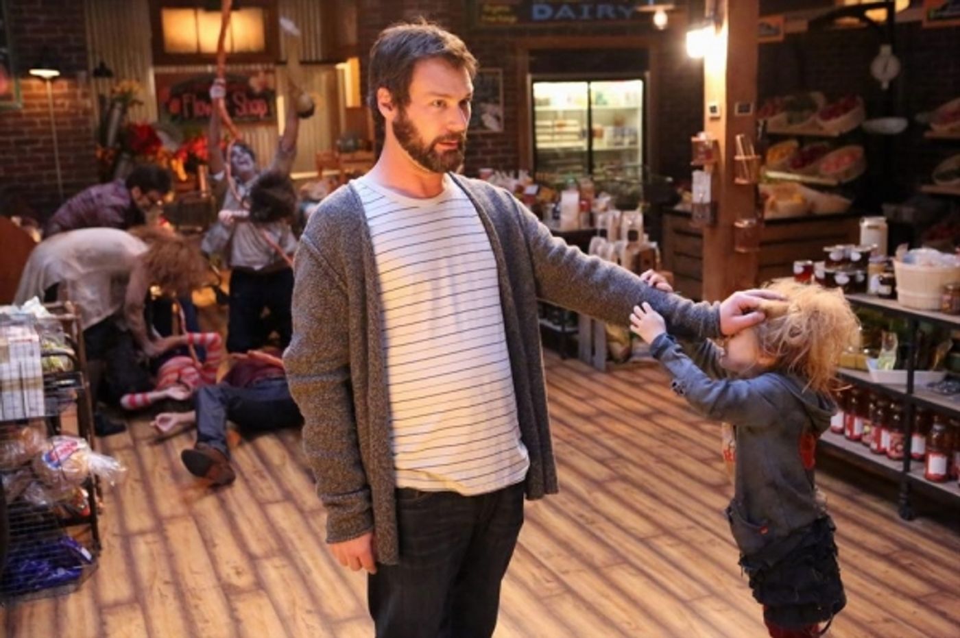 Photo Flash: HOW TO LIVE WITH YOUR PARENTS' Episode 'How To Stand On Your Own Two Feet,' 5/15 Photo Flash: HOW TO LIVE WITH YOUR PARENTS' Episode 'How To Stand On Your Own Two Feet,' 5/15 Image