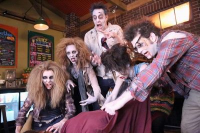 Sarah Chalke, Elizabeth Perkins, Brad Garrett, STEPHANIE HUNT, JOE WENGERT Photo