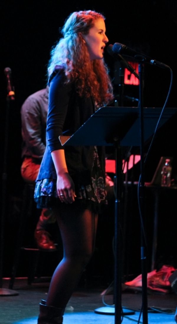 Monet Julia Sabel Photo