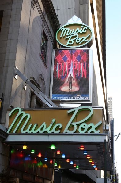 Photo Coverage: From Ben Vereen to Ricky Martin, It's the Opening Night Red Carpet for PIPPIN! — photo 1 of 52